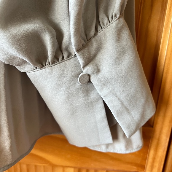 H&M Long Sleeved Blouse Large - Picture 3 of 4